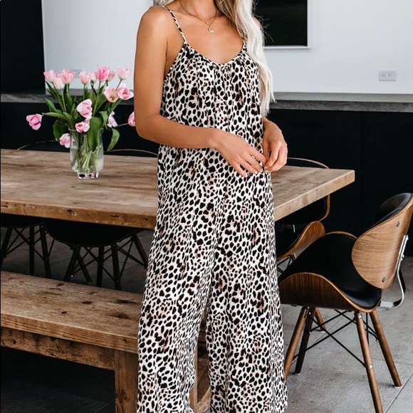 🎉🎉 🐆 LAST ONE! L 💕 Leopard Romper 💕 - Picture 4 of 12